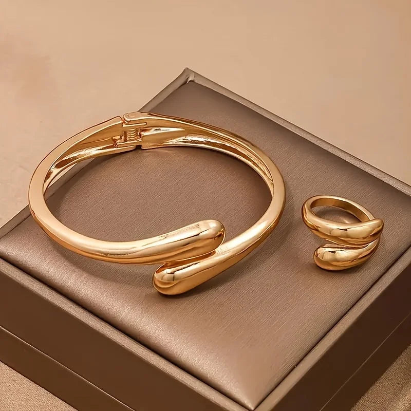Decorate your neck and wrist with a touch of pure beauty