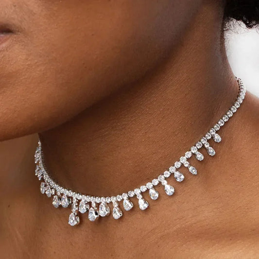 Take your look to new heights of luxury. A necklace designed to embody your taste.