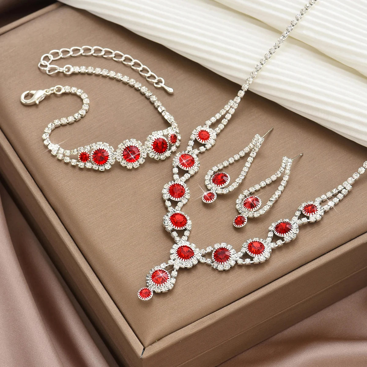 Express your unique femininity with a captivating piece of jewelry from Luna