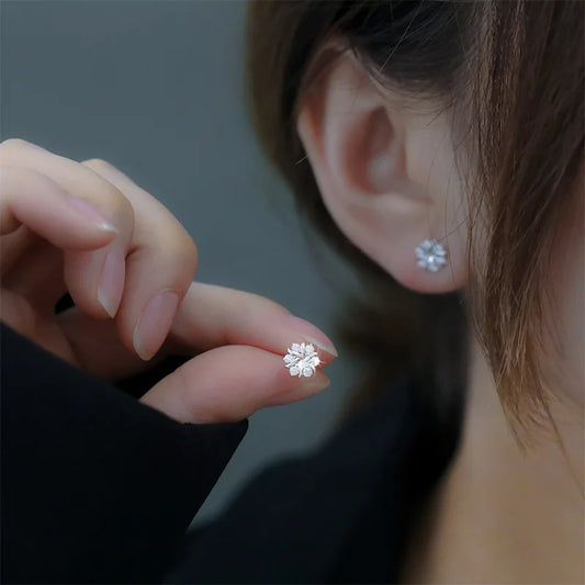For a refined look with a simple touch... Add a touch of classic femininity with these luxurious earrings.