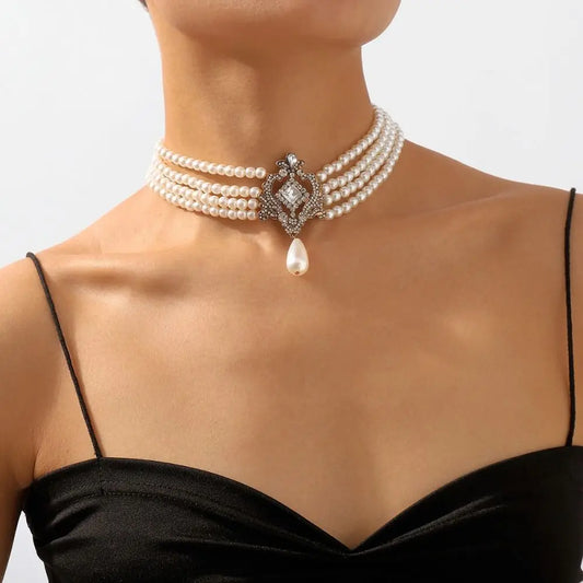 Shine with incomparable beauty. This contract is a gem that reflects your refined elegance.