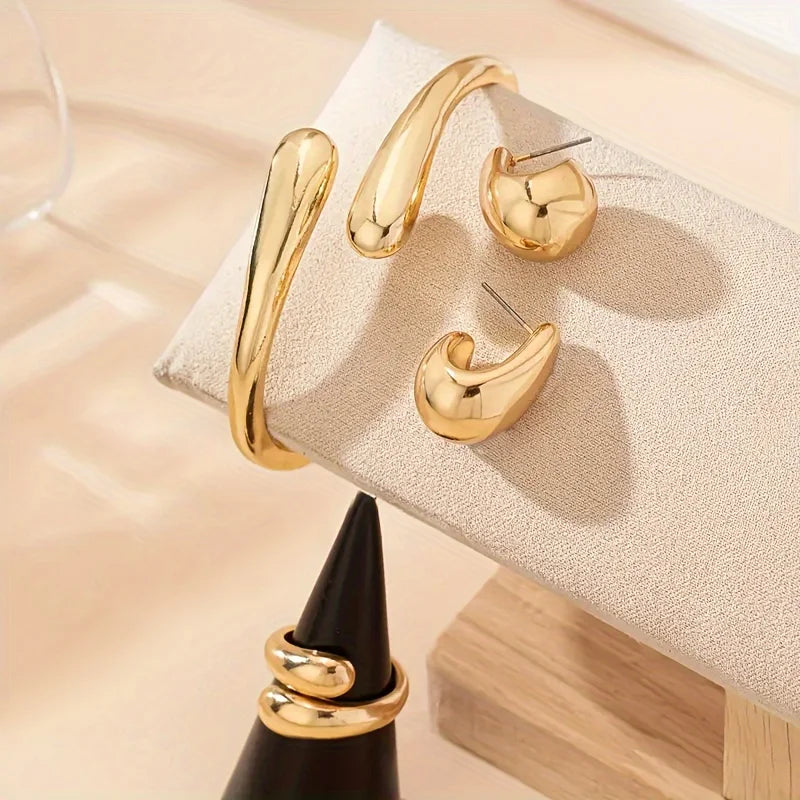Decorate your neck and wrist with a touch of pure beauty